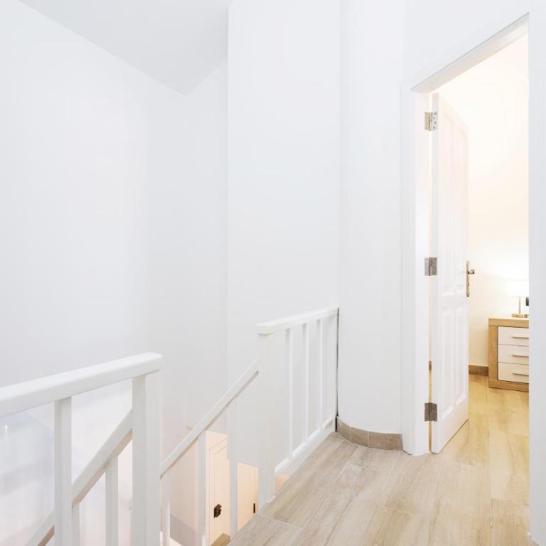 Exclusive Attic Las Vistas 3 with breathtaking sea view, only 100 m to the sea, heated pool, aircon, wifi - Apartamento con vistas al mar - 27