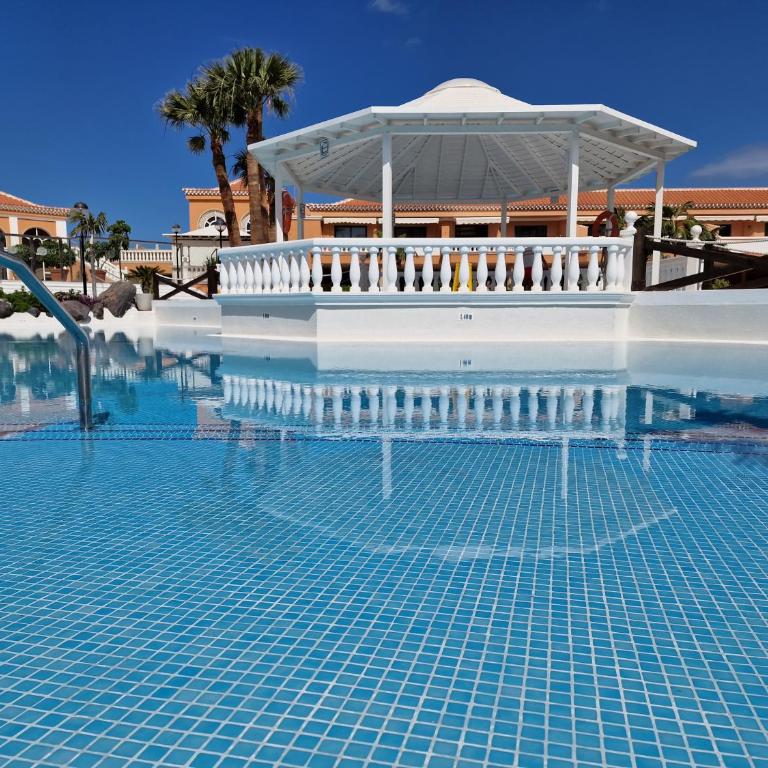 Exclusive Attic Las Vistas 3 with breathtaking sea view, only 100 m to the sea, heated pool, aircon, wifi - Apartamento con vistas al mar - 35