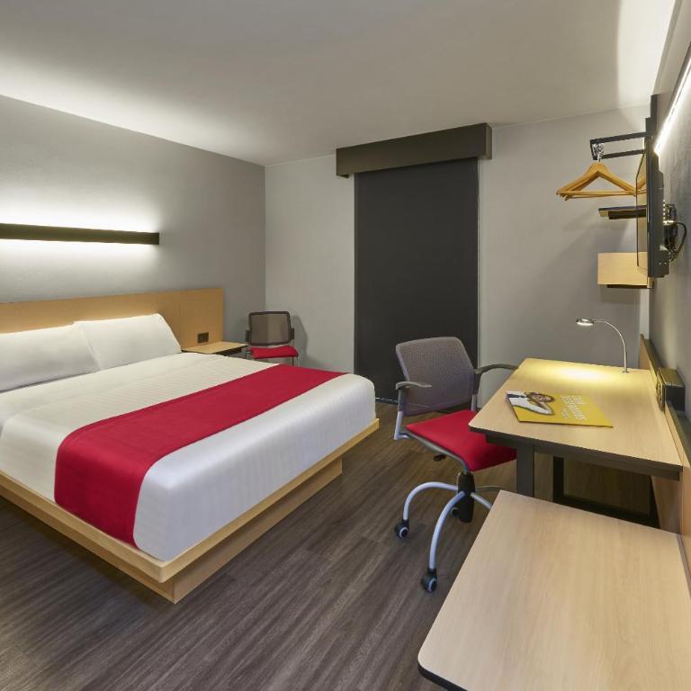 City Express by Marriott Ciudad de México La Villa - Habitación Doble Superior con sofá cama y cama grande - 2