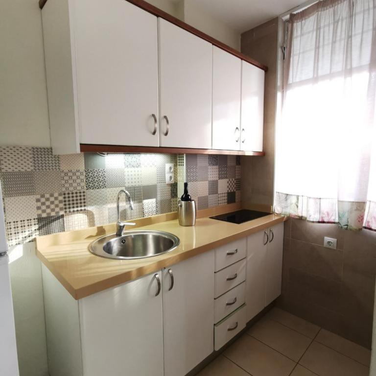 Cherry Top Cake Apartment - One-Bedroom Apartment - 12
