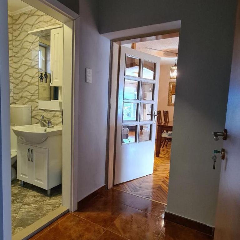 Apartments Lara - Studio with Balcony and Sea View - 16