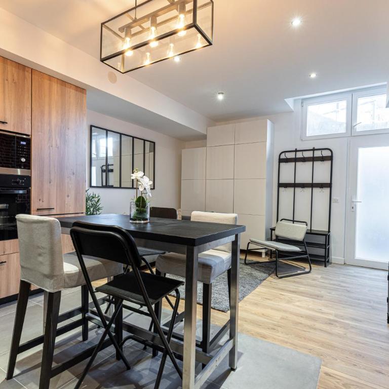 Loft Magnan - PARKING - idéal couples -BEACH -TRAM & Supermarkets - New & Confort-AC - Appartement - Rez-de-Chaussée - 17