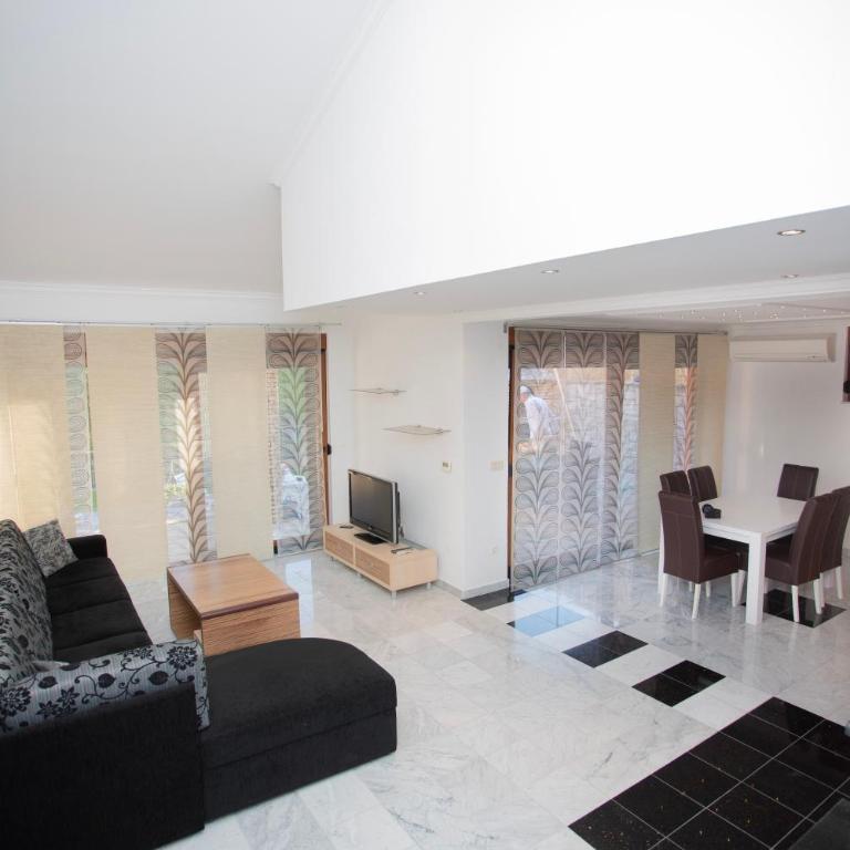 Villa Enjoy XL - Three-Bedroom Villa - 21