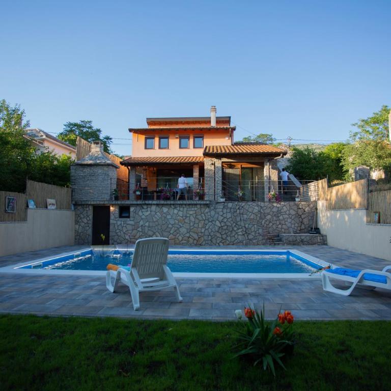Villa Enjoy XL - Three-Bedroom Villa - 1