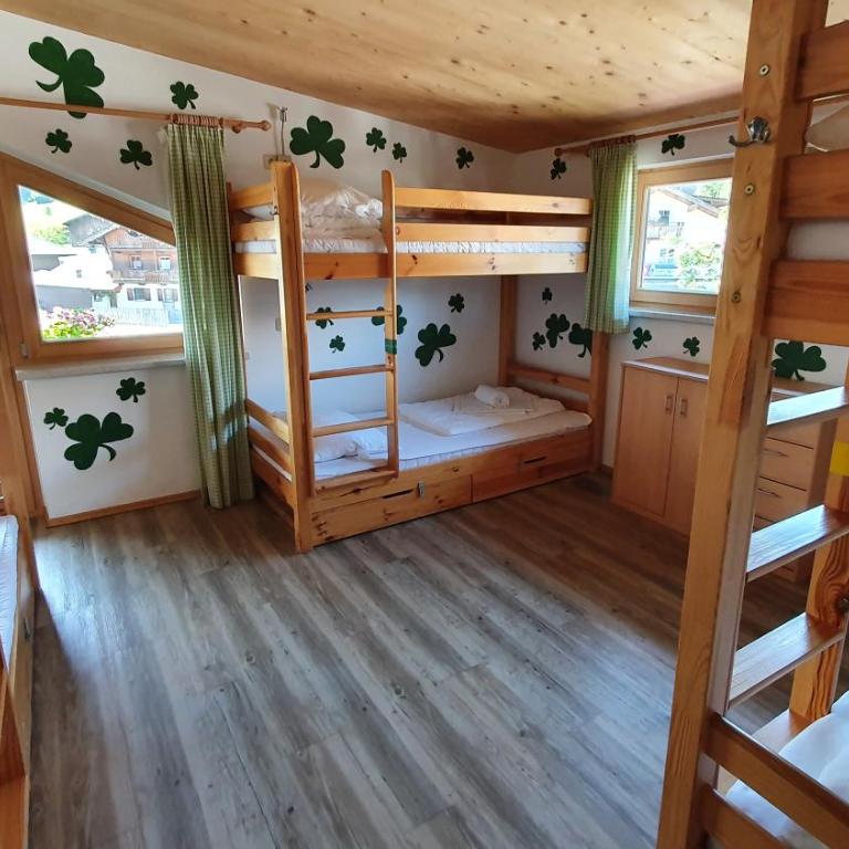 Alpking Hostel - Comfort Schlafsaal - 1
