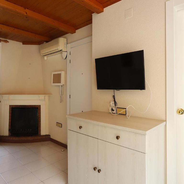 AT005 Planta baja con piscina, airco, parking, playa a 600m - Apartamento - 10