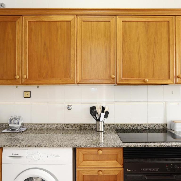 AT005 Planta baja con piscina, airco, parking, playa a 600m - Apartamento - 12