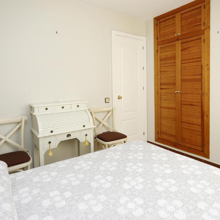 AT005 Planta baja con piscina, airco, parking, playa a 600m - Apartamento - 16