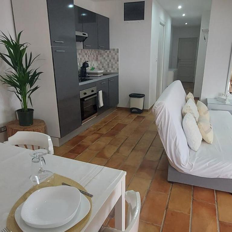Maison Patricia Menton Appartemets - Apartment with Balcony - 12