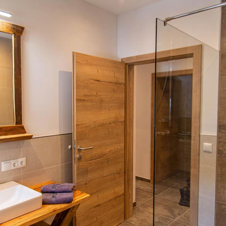 Gasthof Appartements Gamskar - Apartment mit Dusche - 11