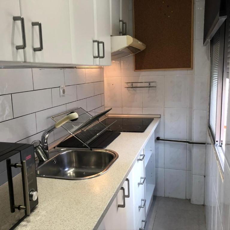 Precioso piso con patio a 200m de la playa - Two-Bedroom Apartment - 9