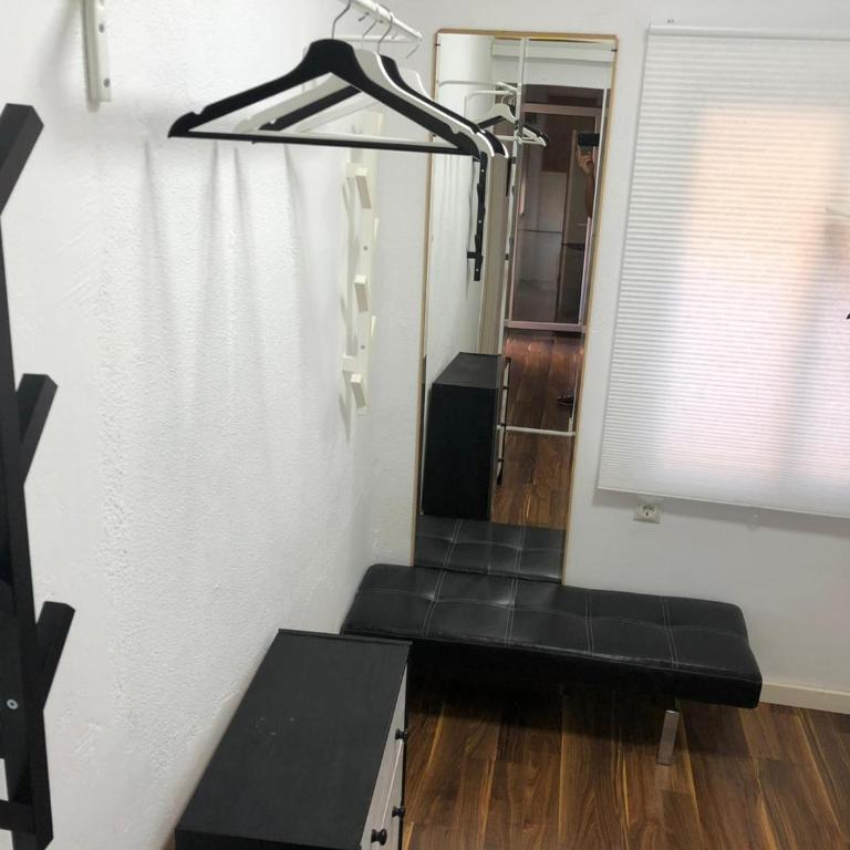 Precioso piso con patio a 200m de la playa - Two-Bedroom Apartment - 12