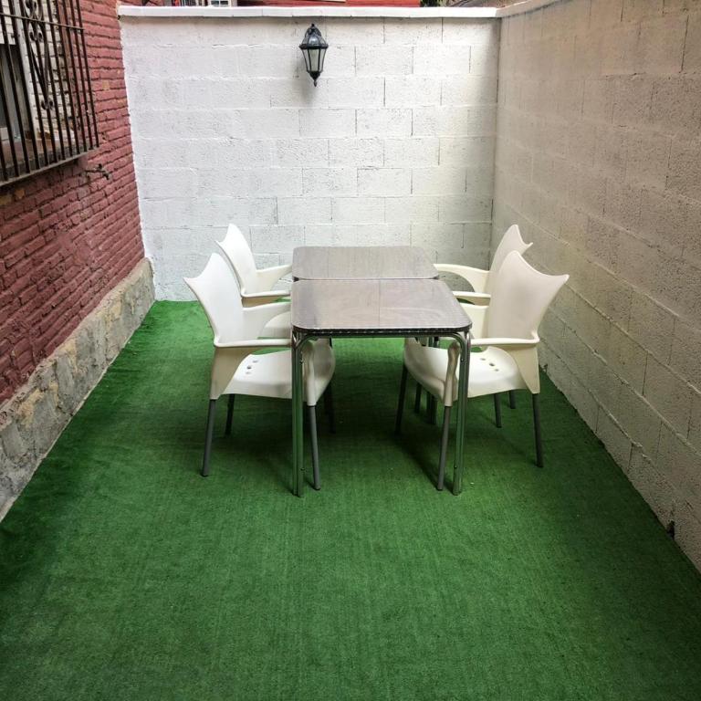 Precioso piso con patio a 200m de la playa - Two-Bedroom Apartment - 17