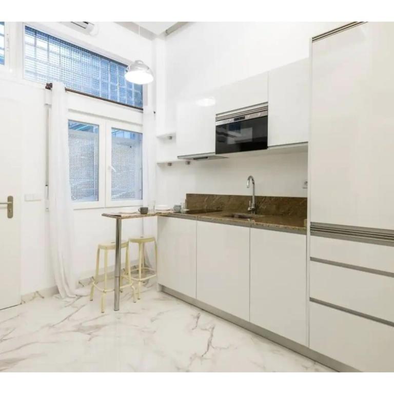 Little Cozy loft Madrid free street parking WIFI Barbadillo Bis - One-Bedroom Apartment - 2