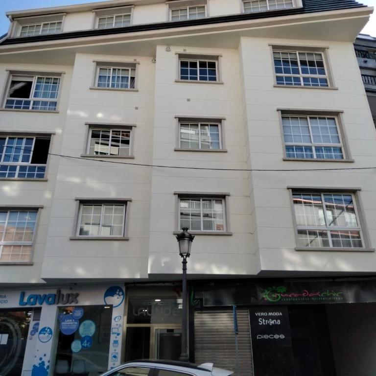 Piso Emigrante - Three-Bedroom Apartment - 19