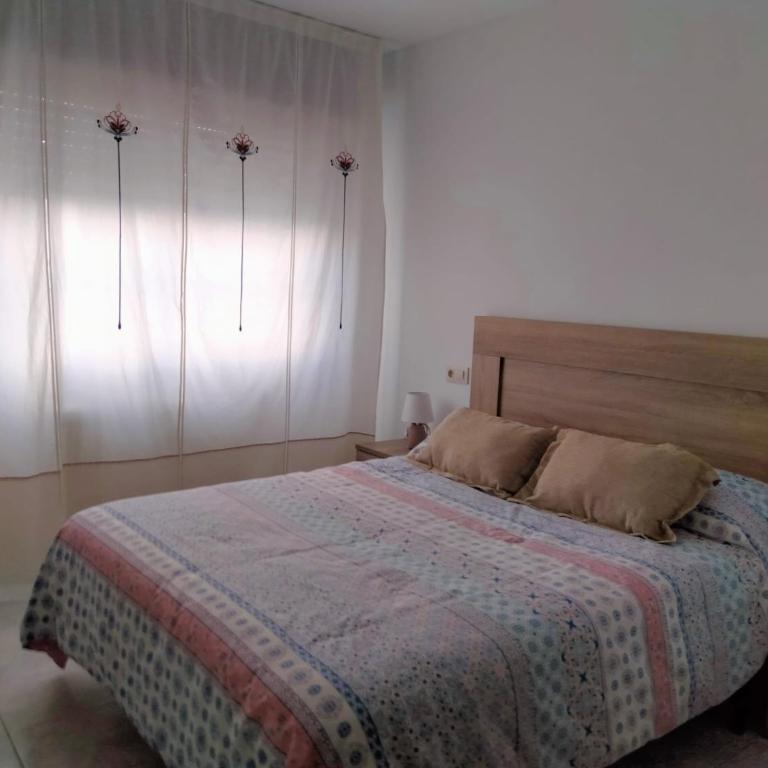 Piso Emigrante - Three-Bedroom Apartment - 8