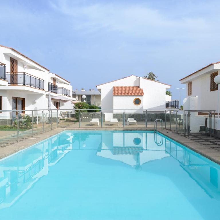Bonito bungalow con piscina junto a la playa - Two-Bedroom Apartment - 5