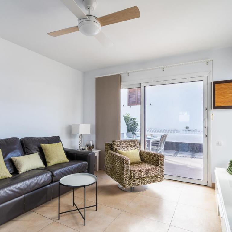 Bonito bungalow con piscina junto a la playa - Two-Bedroom Apartment - 11