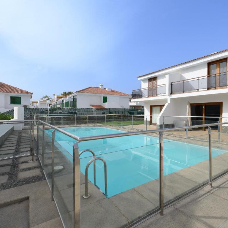 Bonito bungalow con piscina junto a la playa - Two-Bedroom Apartment - 26