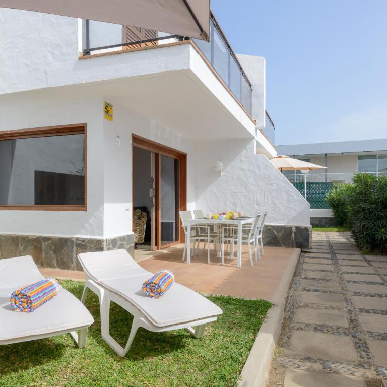 Bonito bungalow con piscina junto a la playa - Two-Bedroom Apartment - 6