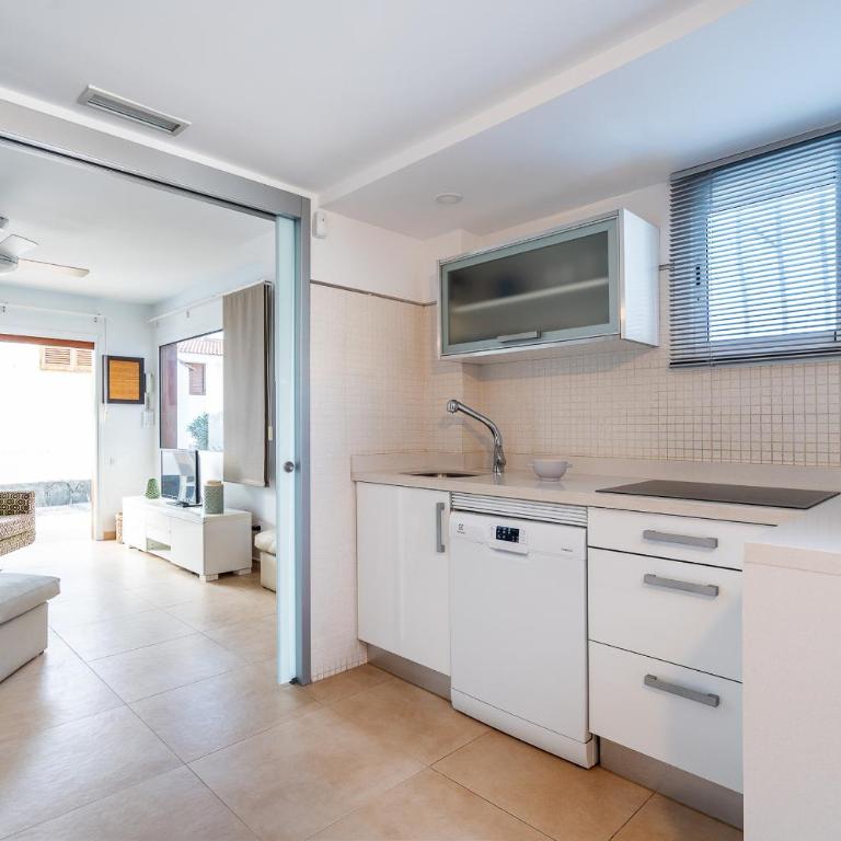 Bonito bungalow con piscina junto a la playa - Two-Bedroom Apartment - 13