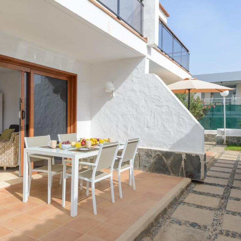 Bonito bungalow con piscina junto a la playa - Two-Bedroom Apartment - 9