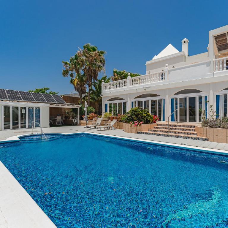 Gorgeous Golf Villa - Casa - 1
