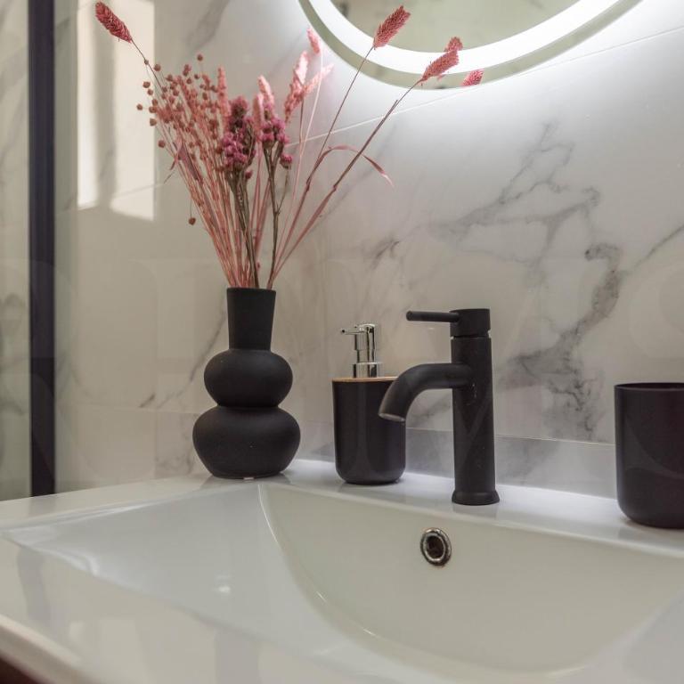 Peaceful & bright apartment with patio - Center - Apartamento de 3 dormitorios - 29