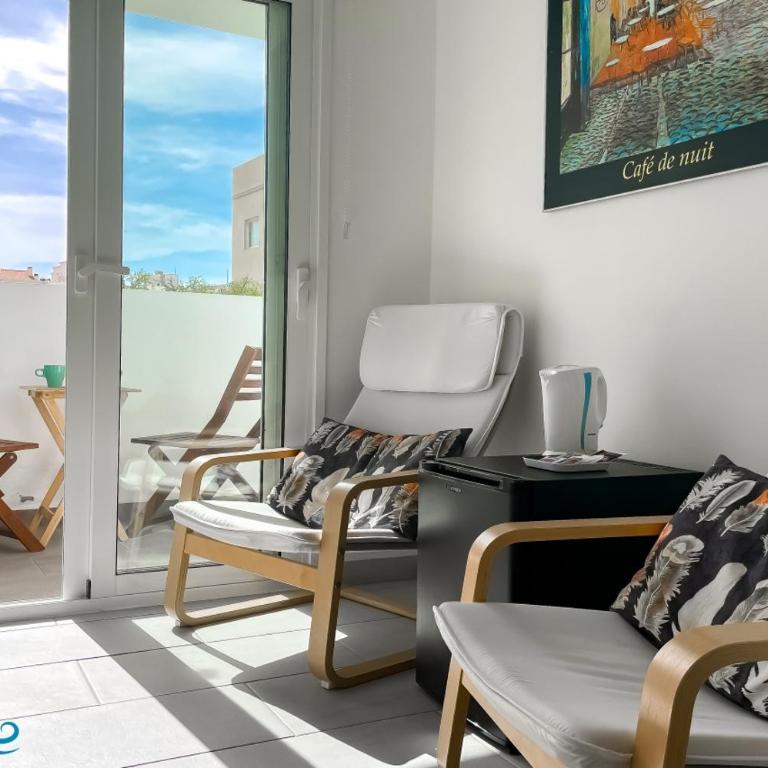 Room Mar wifi free , private bathroom and terrace - Habitación Doble con baño privado - 3