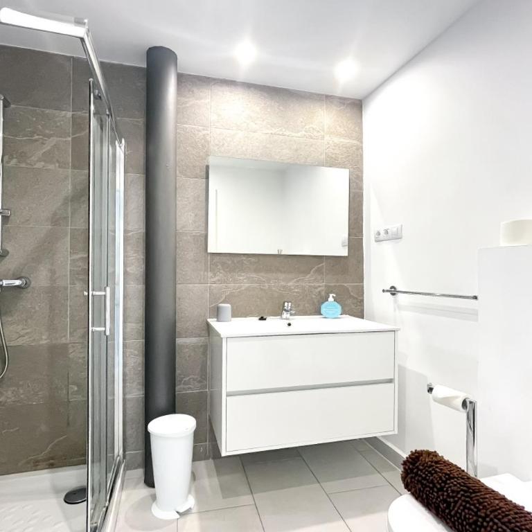 Room Tierra wifi free private bathroom , central town - Habitación Doble con baño privado - 23