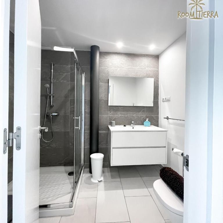 Room Tierra wifi free private bathroom , central town - Habitación Doble con baño privado - 24