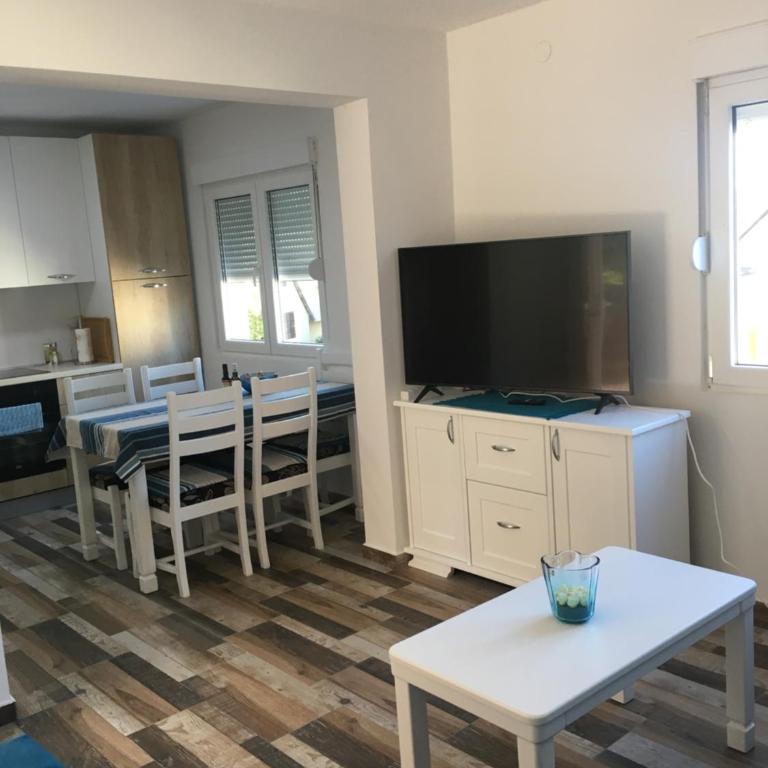 Apartman DoM - Two-Bedroom Apartment - 9