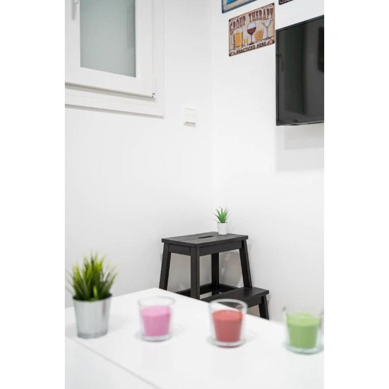 Acogedor y silencioso estudio M1 Embajadores - One-Bedroom Apartment - 8