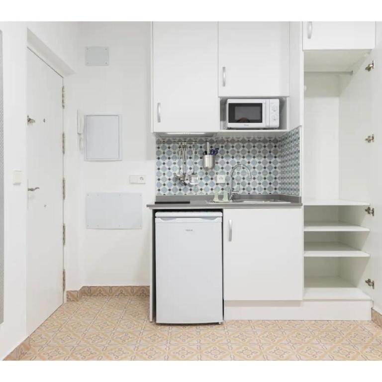 Acogedor y silencioso estudio M1 Embajadores - One-Bedroom Apartment - 24