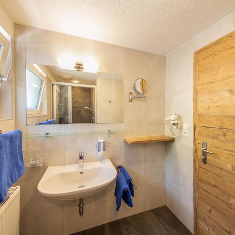 Gästehaus Falkner Ignaz - Superior Apartment mit 2 Schlafzimmern und Balkon - 8