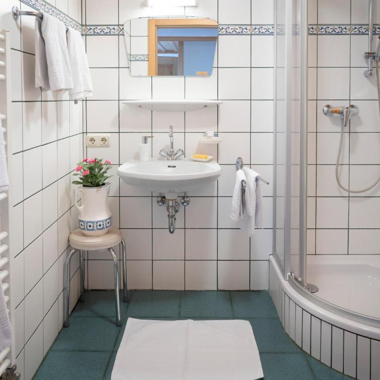 Ferienwohnung Dichtlbauer - Apartment with Garden View - 3