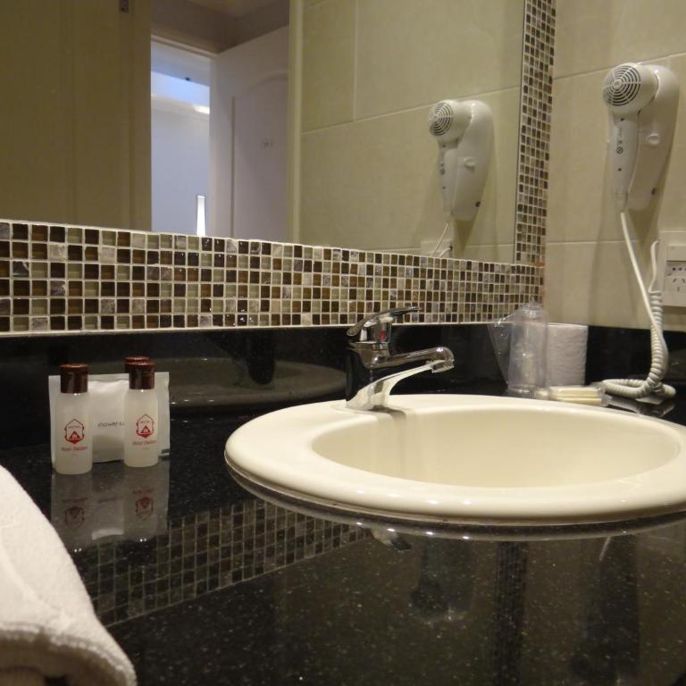 Hotel Italiano - Deluxe Double or Twin Room - 8