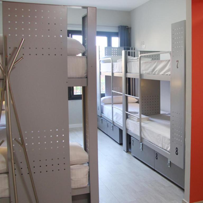 BcnSportHostels - Bed in 8-Bed Female Dormitory Room - 6
