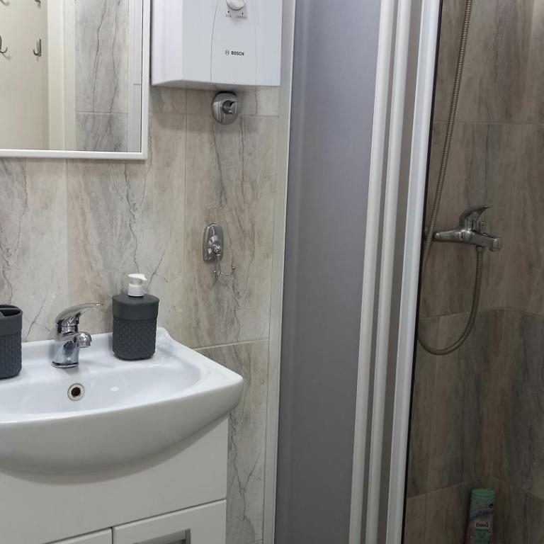 Apartman Lara - One-Bedroom Apartment - 22