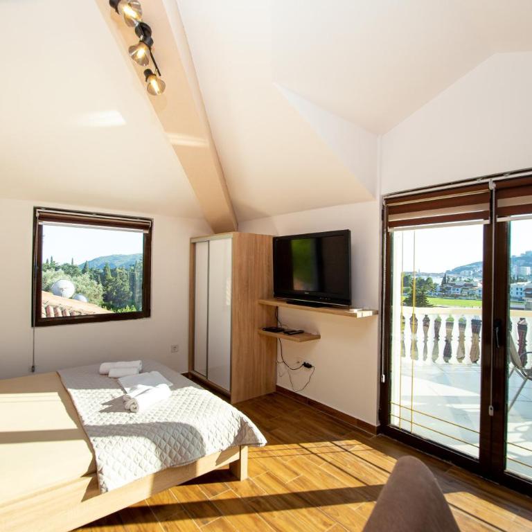 Villa Vojnic - Dvokrevetna Soba sa Bračnim Krevetom sa Balkonom i Pogledom na More - 14