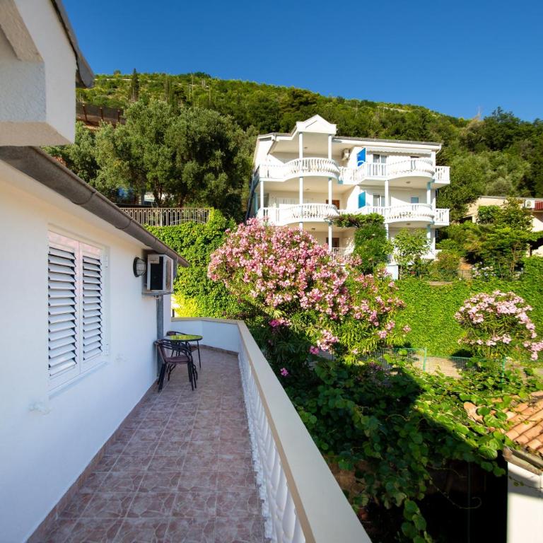 Villa Vojnic - Dvokrevetna Soba sa Bračnim Krevetom sa Balkonom i Pogledom na More - 25