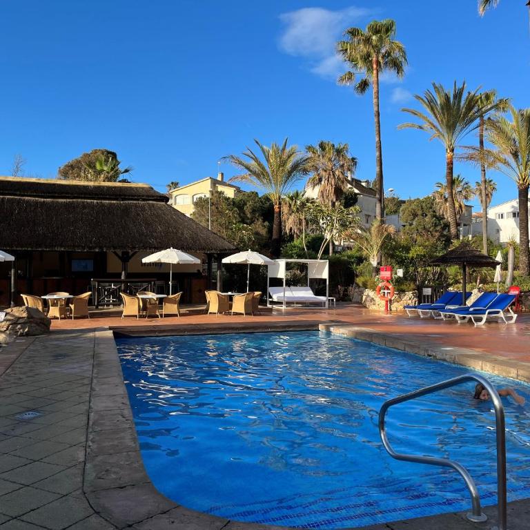 Fantástico Apartamento con vistas al mar zona Club la Costa Castillo Fuengirola - Apartamento de 1 dormitorio - 4
