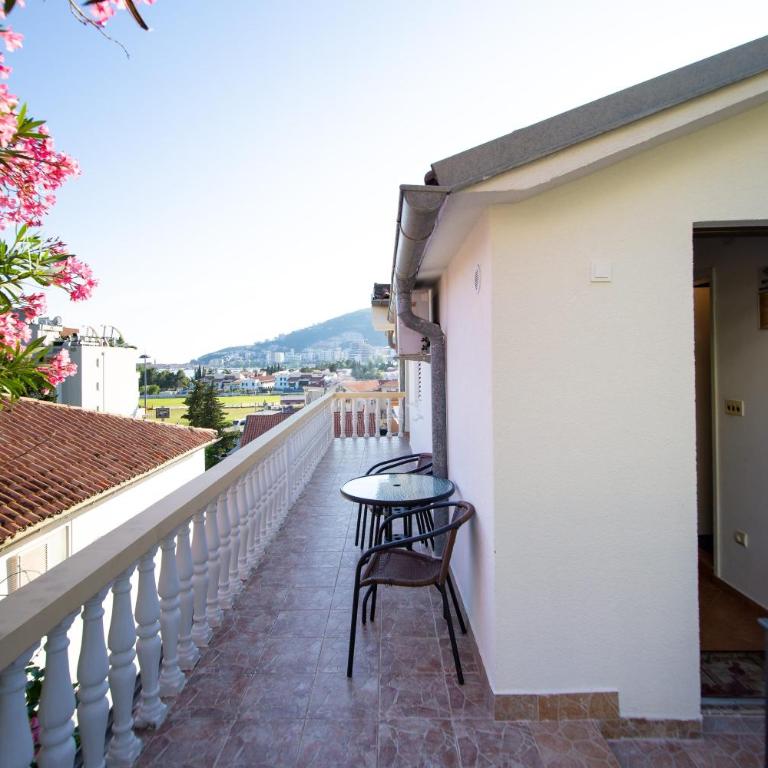 Villa Vojnic - Trokrevetna Soba sa Pogledom na Grad - 17