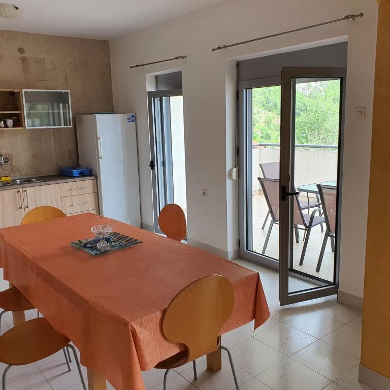 Gemma di Cattaro Apartments - Three-Bedroom Apartment - 12