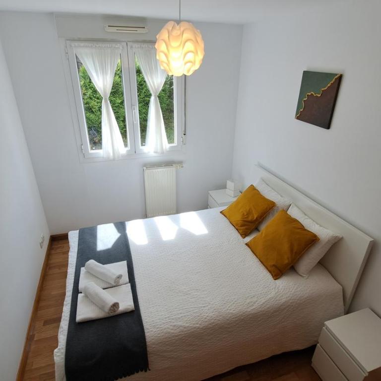 Appartement lumineux T3 avec jardin privatif à Hendaye - Parking et wif gratuit - Appartement 2 Chambres - 12