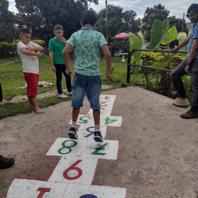 Villa Falian Nido el Gorrión - Family Room with Lake View - 17