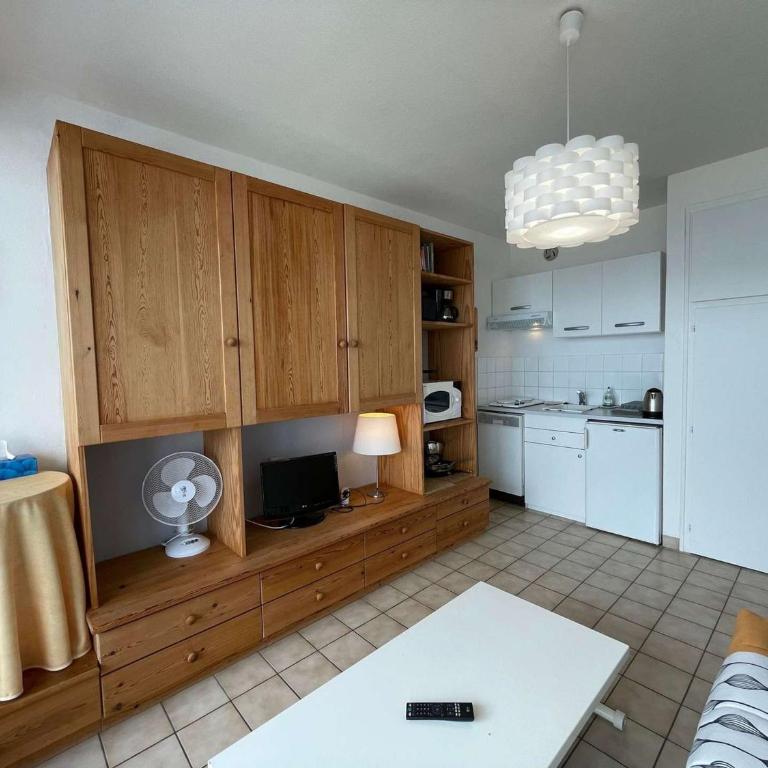 Studio à St-Jean-de-Monts, avec parking, balcon et vue mer - FR-1-224C-201 - Apartment - 5