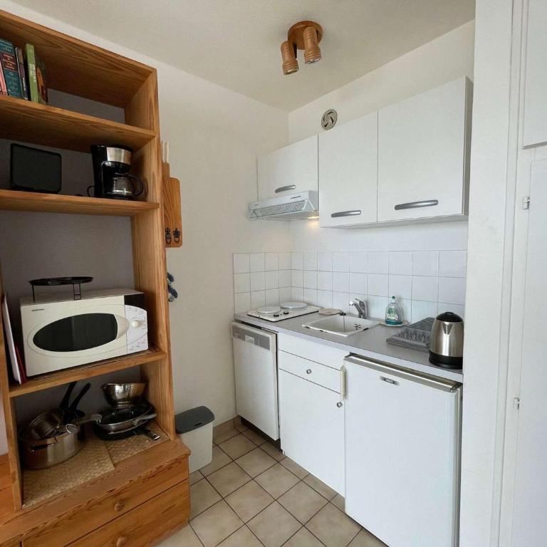 Studio à St-Jean-de-Monts, avec parking, balcon et vue mer - FR-1-224C-201 - Apartment - 6