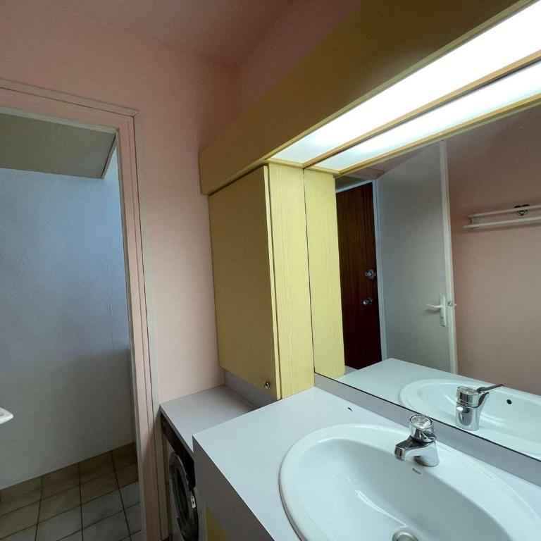 Studio à St-Jean-de-Monts, avec parking, balcon et vue mer - FR-1-224C-201 - Apartment - 11