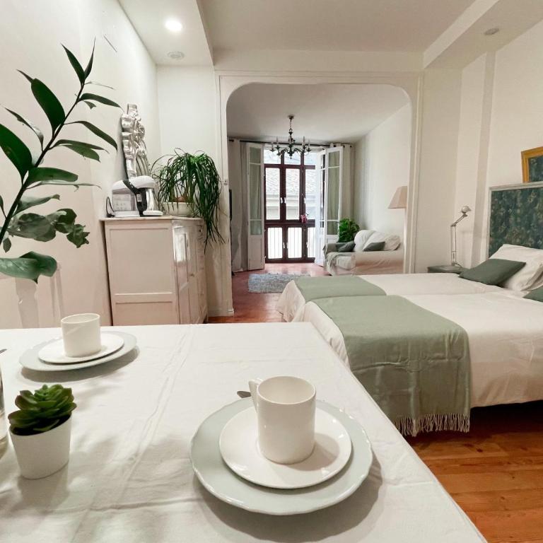 Habitación Centro Pamplona - acceso independiente - Habitación cuádruple - 1